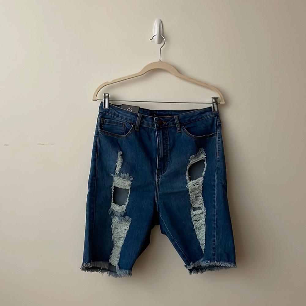 Distressed Bermuda Short